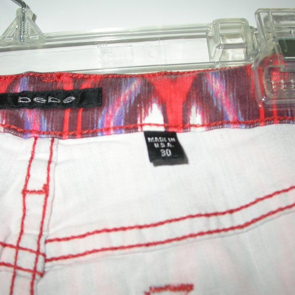 Diamond Patterned Stretch Denim Shorts - Picture 8 of 9